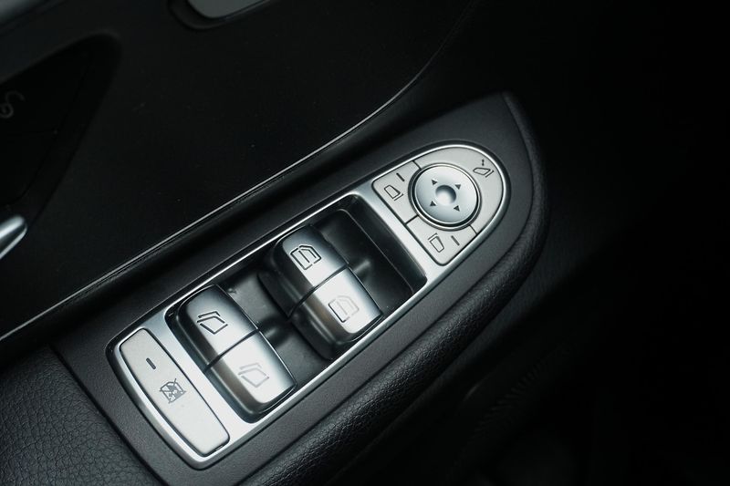 Mercedes-Benz Třídy V V250d 4Matic, 7míst, Webasto - fotka 23 z 33