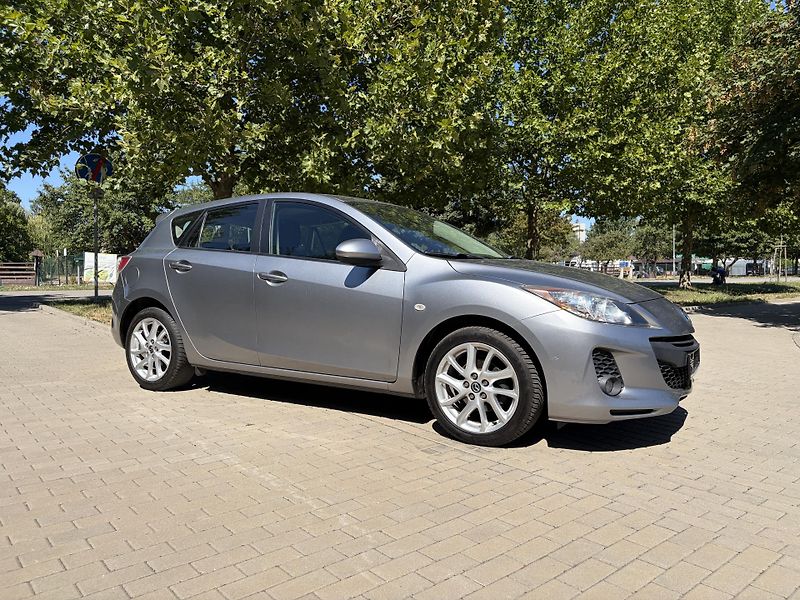 Mazda 3 1.6 Edition - fotka 14 z 31