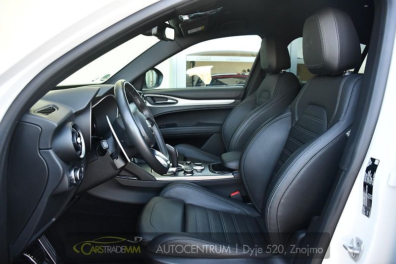Alfa Romeo Stelvio 2.2D 16V 154kW Veloce AT8-Q4 - fotka 10 z 51