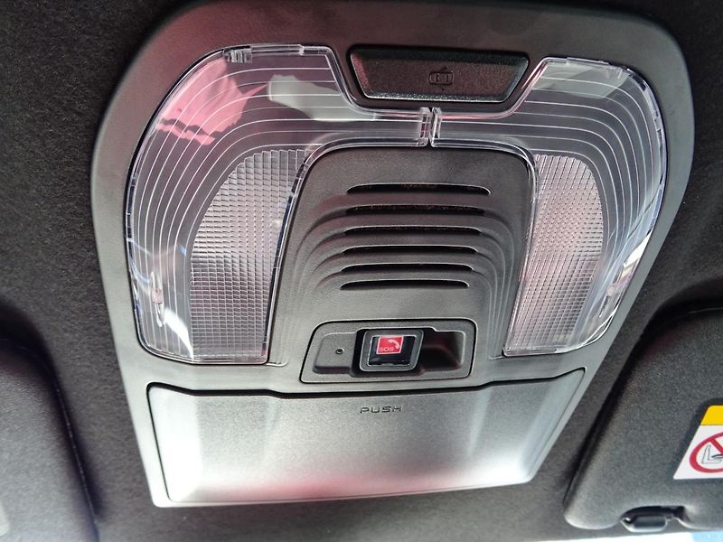 Isuzu D-Max V-Cross 1.9L 163K 4x4 6st. A/T - fotka 45 z 50