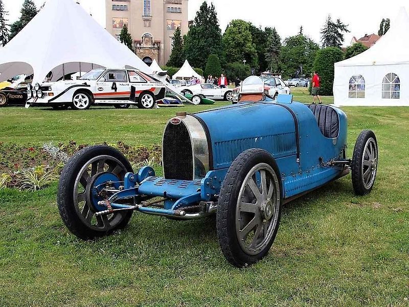 AMG 300 SEL má zajímavou přezdívku. Vozu se říká 