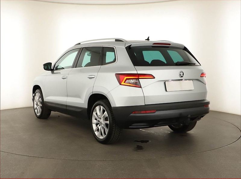 Škoda Karoq (2019) Ambition 1.0 TSI, Automat - fotka 4 z 18