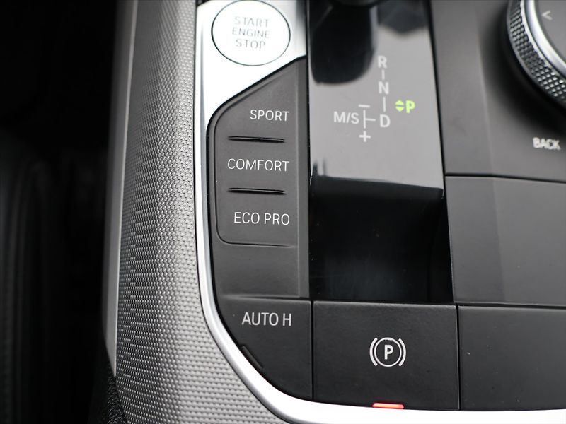 BMW Řada 3 2,0 320d 140 kW xDrive ADVANTA - fotka 19 z 28