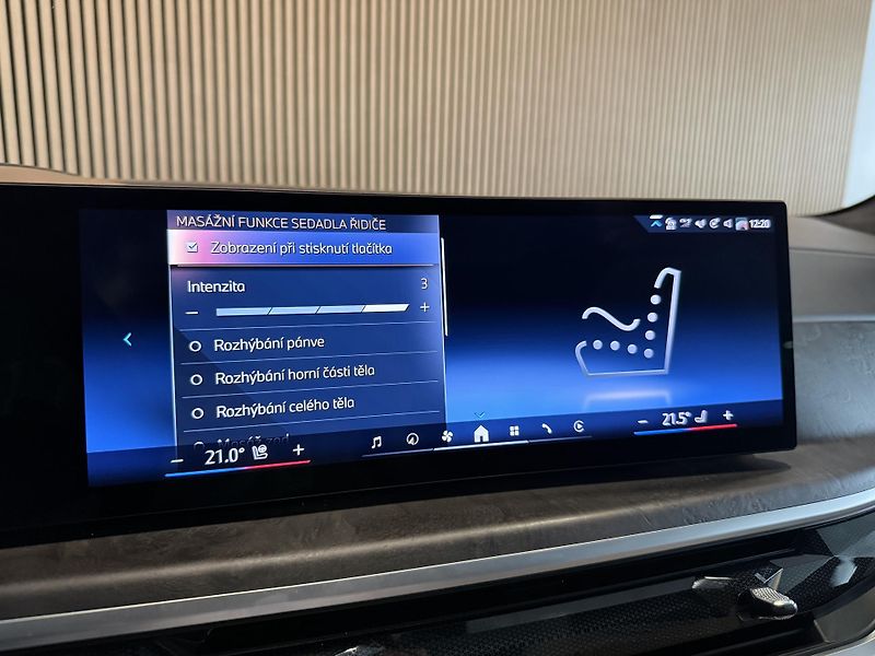 BMW X7 40d M Tažné Masáž Pano Záruka - fotka 46 z 48