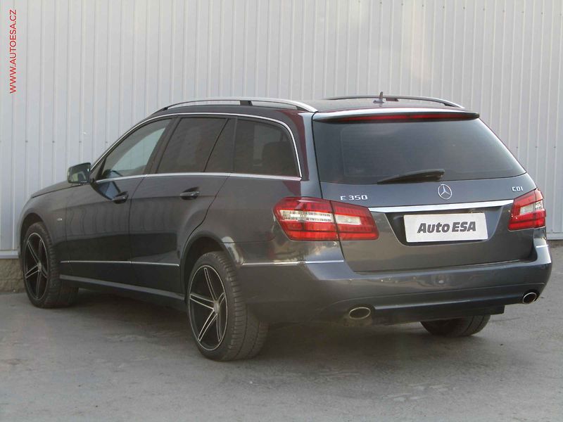 Mercedes-Benz Třídy E (2010) 3.0 CDi E 350 4Matic, ČR - fotka 6 z 24