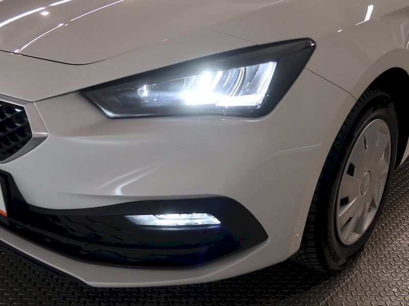 Seat Leon (2023) REFERENCE 1.0TSI 81KW - fotka 10 z 32