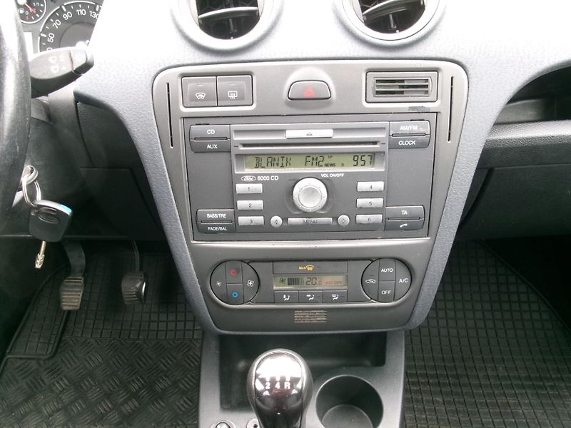 Ford Fusion (2009) 1,4 16V KLIMA ČR TAŽNÉ - fotka 23 z 26