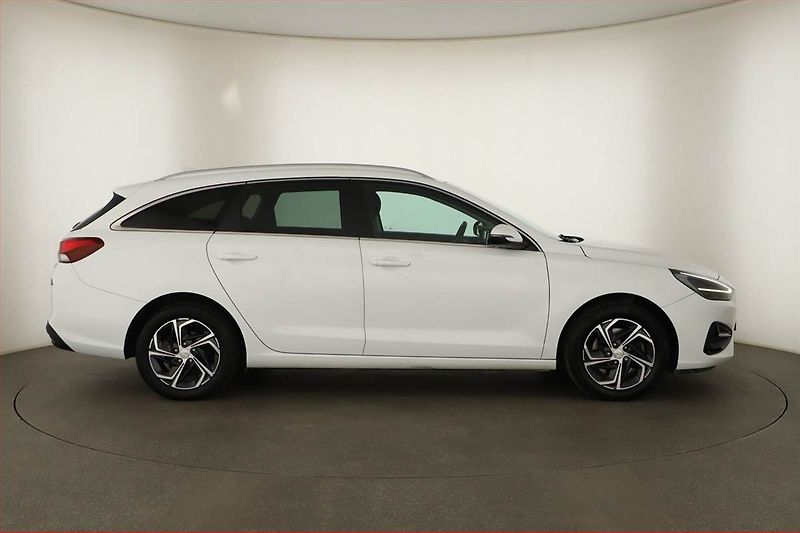Hyundai i30 (2021) 1.6 CRDi, ČR,1.maj, Serv.kniha - fotka 5 z 19