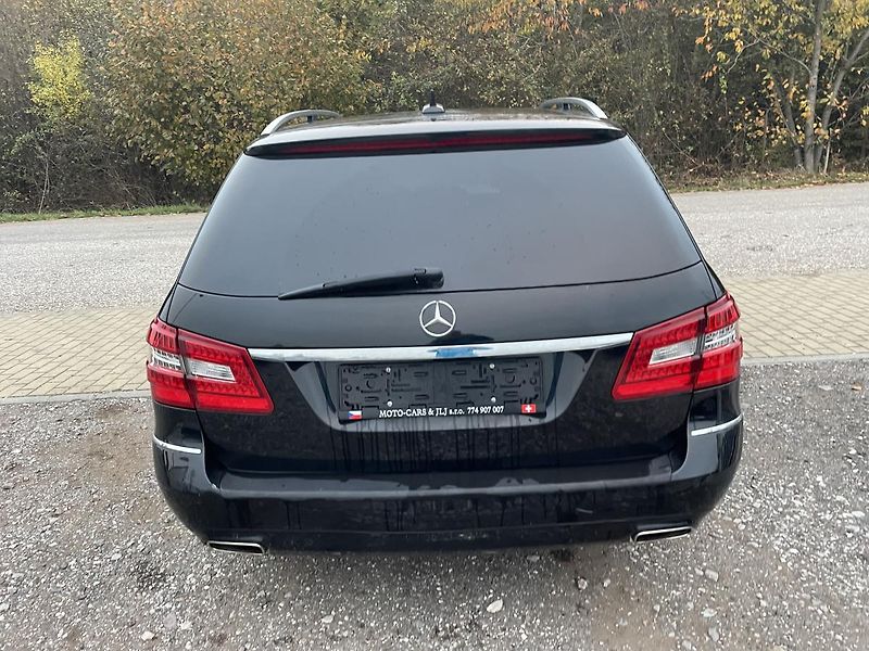 Mercedes-Benz Třídy E (2011) 250cdi T 4M 150kw - fotka 24 z 49