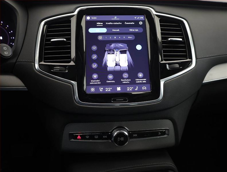 Volvo XC90 (2023) B5 AWD - fotka 10 z 20