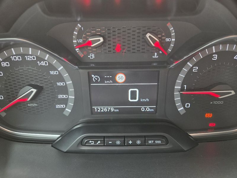 Peugeot Rifter (2020) 1.5 BHDi 130 LONG GTline MAN6 - fotka 17 z 32