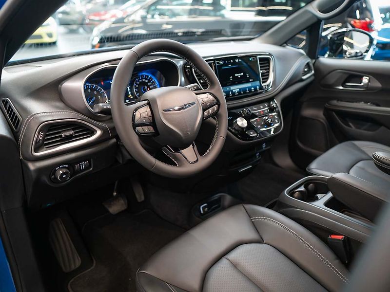 Chrysler Pacifica (2026) 3.6 Select AWD, 360 Cam 2x LCD - fotka 13 z 37