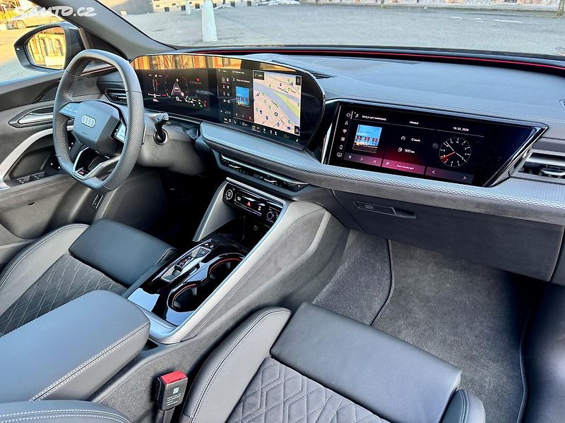 Audi Q5 2.0 TDI SPORTBACK 4x4 S-LINE - fotka 26 z 45