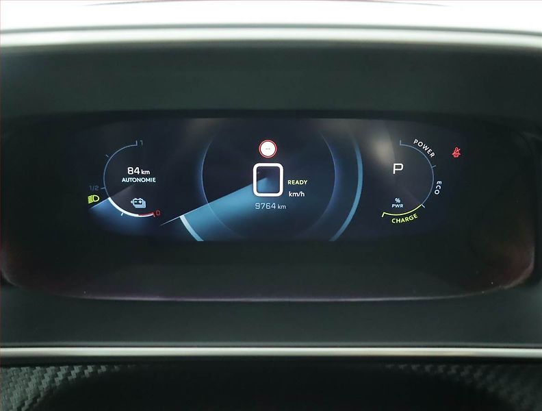 Peugeot 2008 (2022) 50 kWh, SoH 92% - fotka 11 z 19