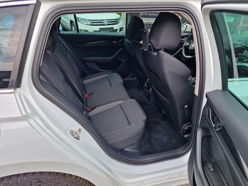 Škoda Octavia 1,0TSI STYLE PLUS NAVI KAMERA  - fotka 10 z 21