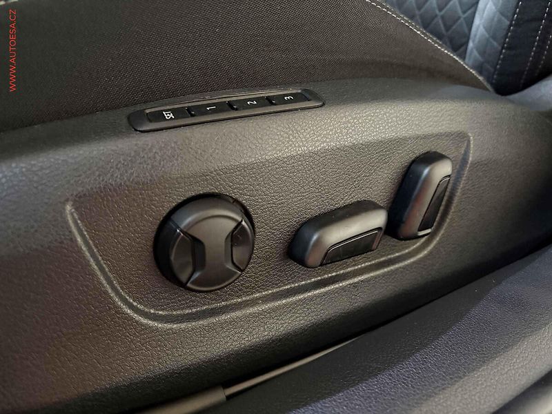 Škoda Superb (2016) 1.8TSi, ČR, Style, bixen - fotka 13 z 18
