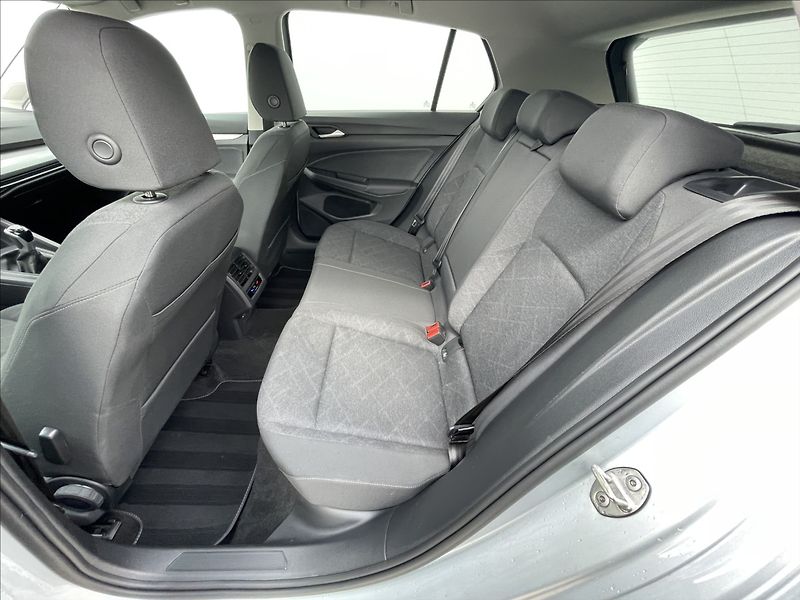 Volkswagen Golf 1,0 TSI Life Kamera KESSY - fotka 15 z 22