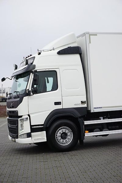 Volvo FM (2016) 460 / E 6 / IZOTERMA + WINDA / - fotka 24 z 45