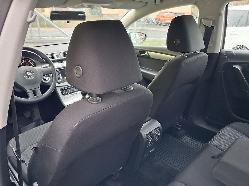 Volkswagen Passat (2011) 1,4TSi NAVI VYHŘ.SED, 2x KOLA - fotka 14 z 38