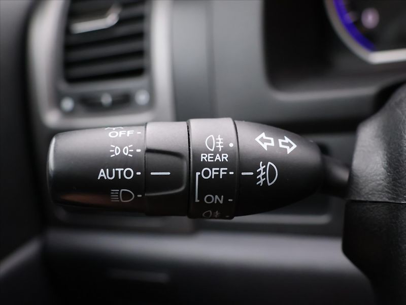 Honda CR-V 2,0 i 110kW 4x4 Exekutive CZ - fotka 20 z 32