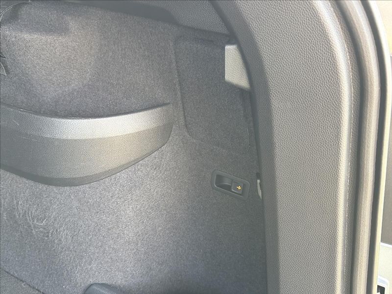 Škoda Karoq 2,0 TDI 110 kW DSG DPH ČR - fotka 32 z 35