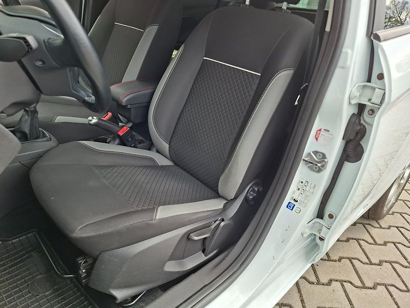 Ford Fiesta (2016) 1.25i 60kW -PARK.KAMERA - fotka 17 z 35
