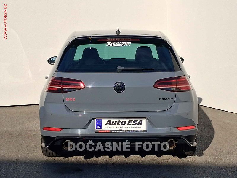 Volkswagen Golf (2019) 2.0 TSi, GTi, DSG, LED - fotka 5 z 20