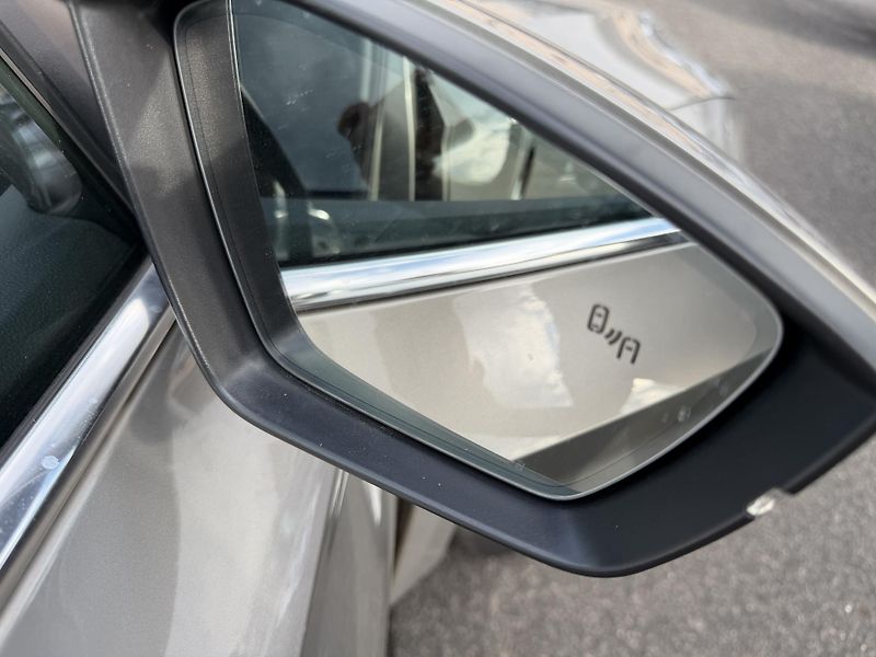 Škoda Superb 2.0 TDi, 110kw, manual, tažné - fotka 10 z 13