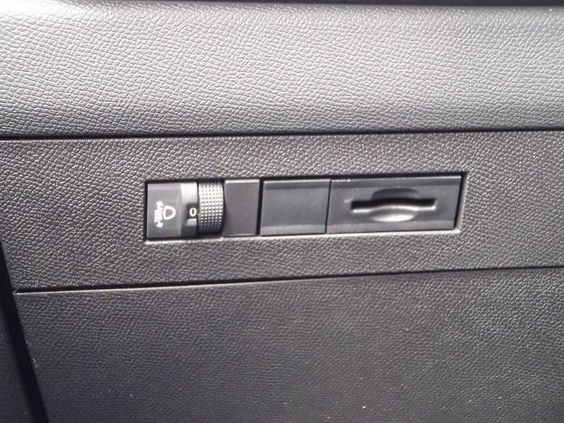 Opel Astra ST Edition Hybrid 1.2 Turbo - fotka 25 z 33