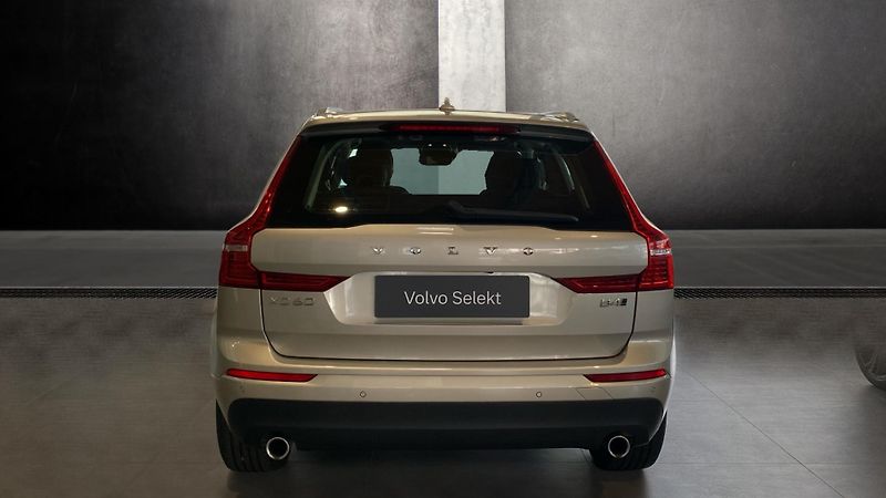 Volvo XC60 MOMENTUM PRO, B4 AWD, 145+10 k - fotka 5 z 30