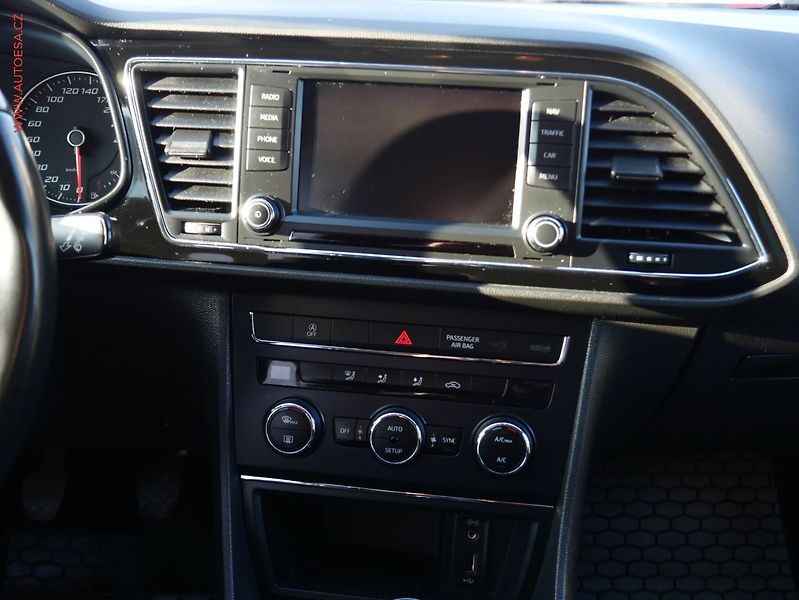 Seat Leon (2016) 1.6TDi, AC, TZ, park.čidla - fotka 11 z 20