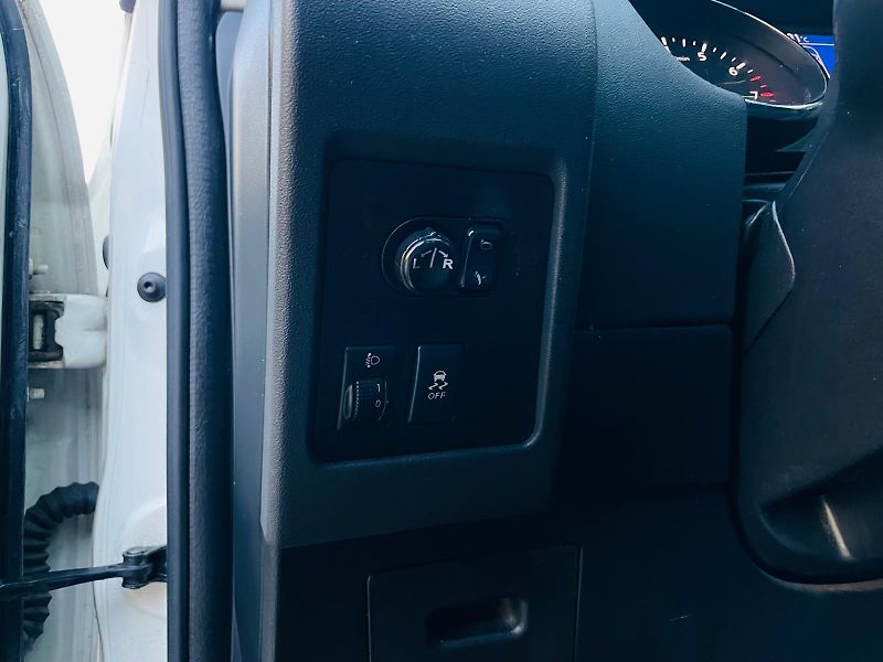 Nissan Qashqai 2.0i KAMERA TAŽNÉ SERVISKA 7M - fotka 38 z 45