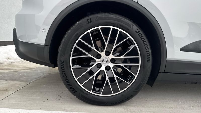 Porsche Macan 4 - fotka 11 z 25