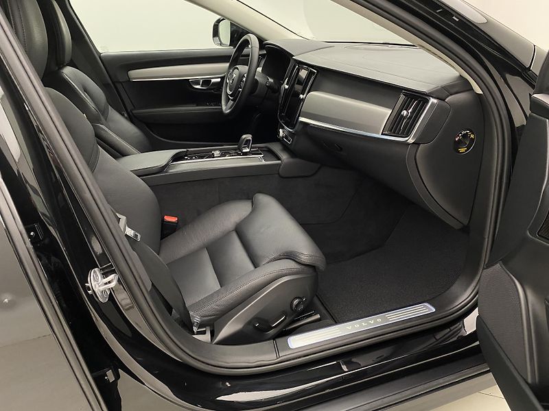 Volvo V90 CC B4 AWD BRIGHT PLUS AUT CZ - fotka 23 z 49