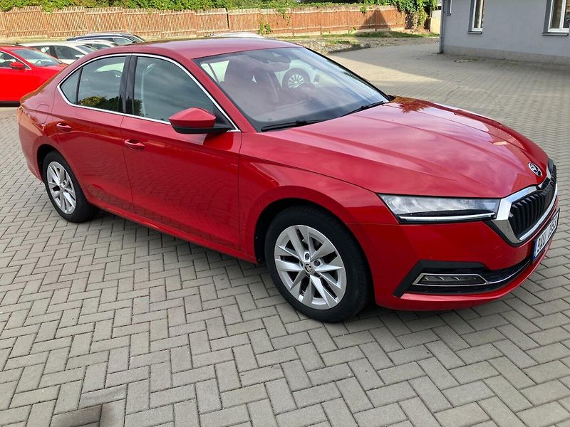 Škoda Octavia (2023) 2.0TDI 110kW STYLE 36TKM - fotka 2 z 27