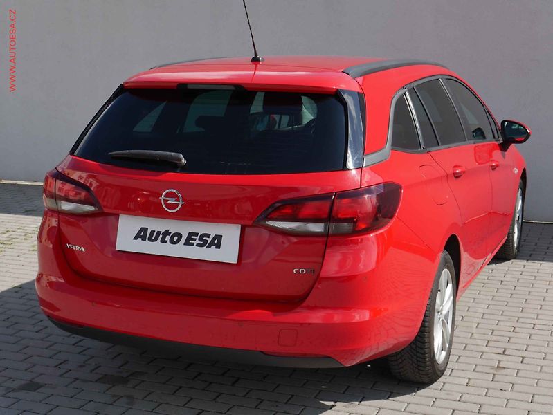 Opel Astra (2018) 1.6 CRDi Sports Tourer, ČR - fotka 4 z 20