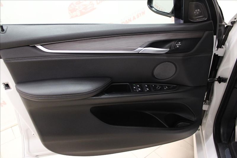 BMW X5 3,0 D 190kW M-paket DPH! - fotka 10 z 34
