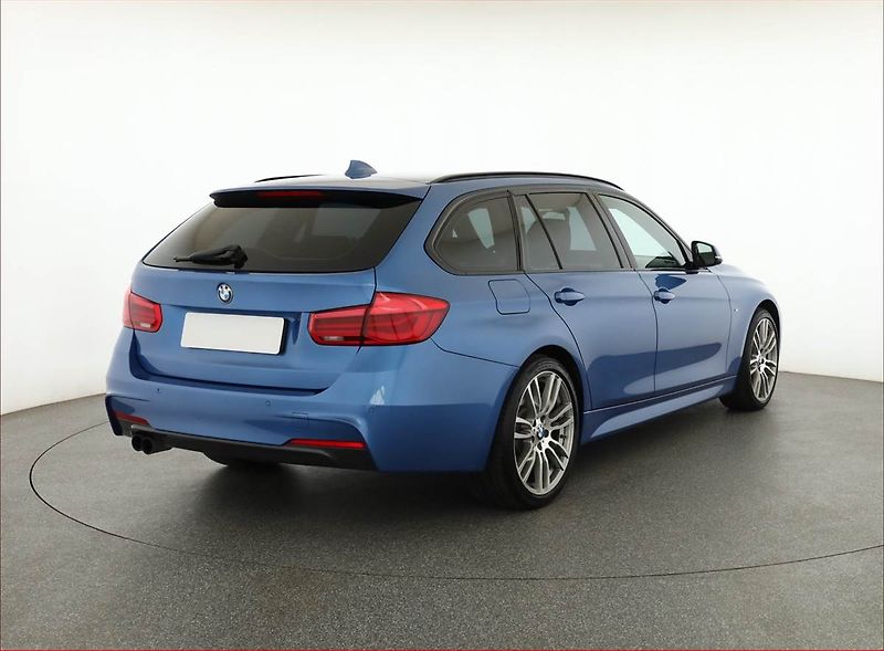 BMW Řada 3 (2015) M Sport 320 d, 4X4, Automat - fotka 5 z 18