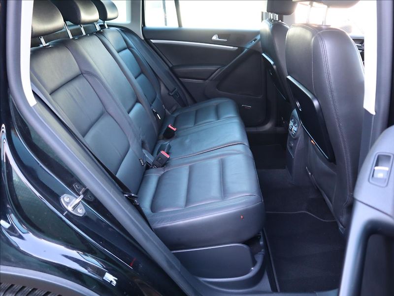Volkswagen Tiguan 2,0   TDi Sport Pano Kamera Dy - fotka 27 z 36