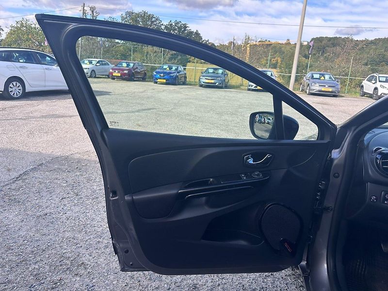 Renault Clio (2013) 1.2i  NAVI/1MAJ/Tempomat - fotka 11 z 28