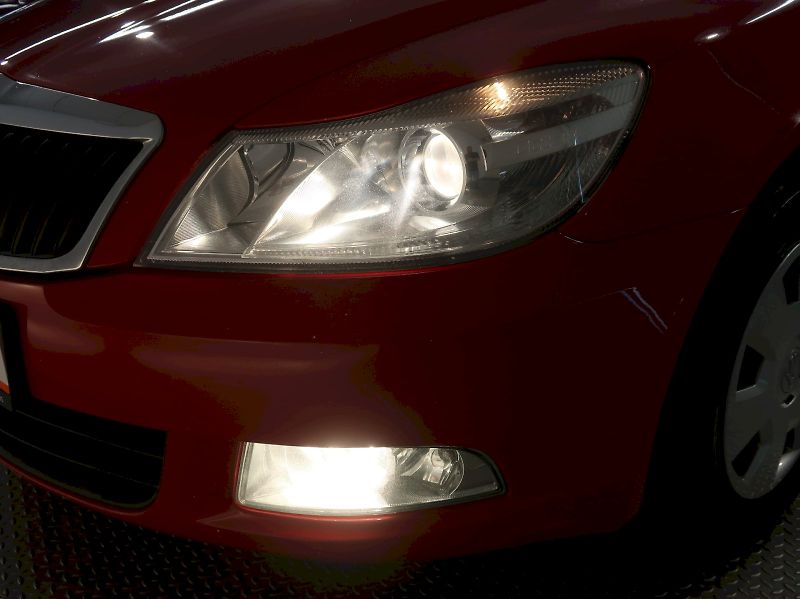Škoda Octavia (2012) AMBITION 1.6TDI 77KW - fotka 10 z 27