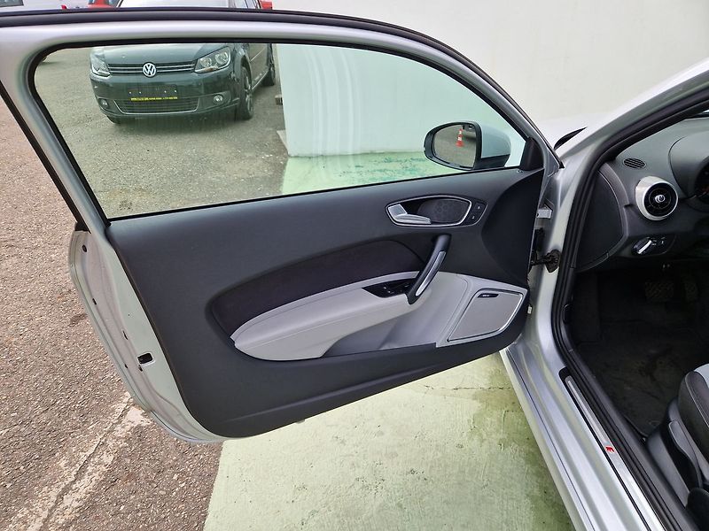 Audi A1 Ambition 1.4TFSI S-Line - fotka 22 z 34