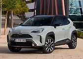 Toyota Yaris Cross - od 674 000 Kč.