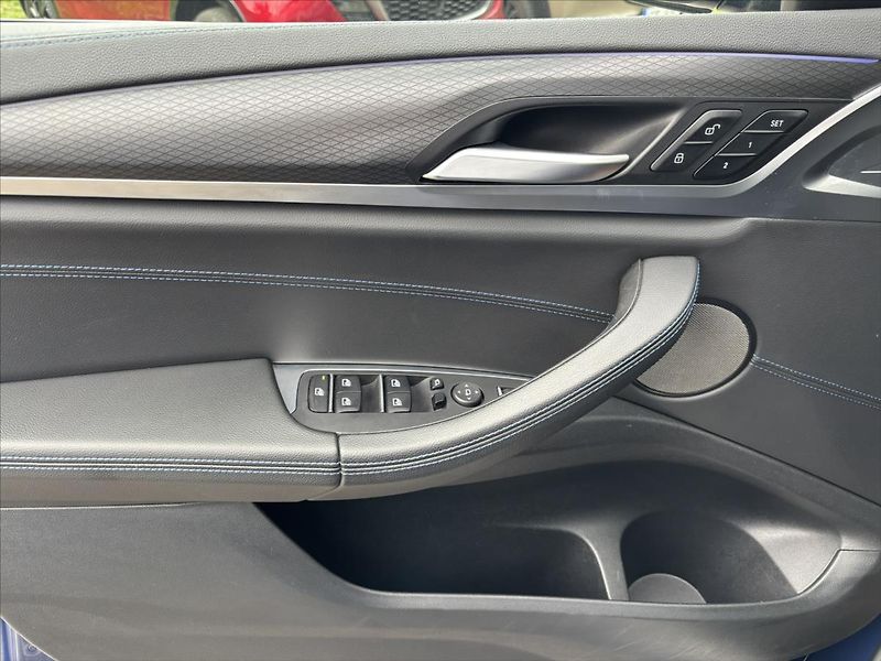 BMW X3 3,0 M40d 250kW WEBASTO PANORAM - fotka 37 z 49