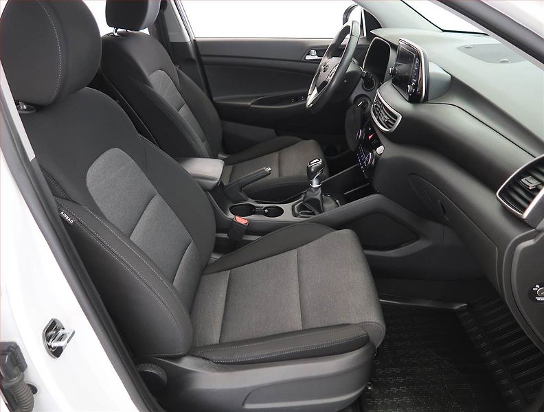 Hyundai Tucson (2019) 1.6 T-GDI, Serv.kniha, Navi - fotka 9 z 21