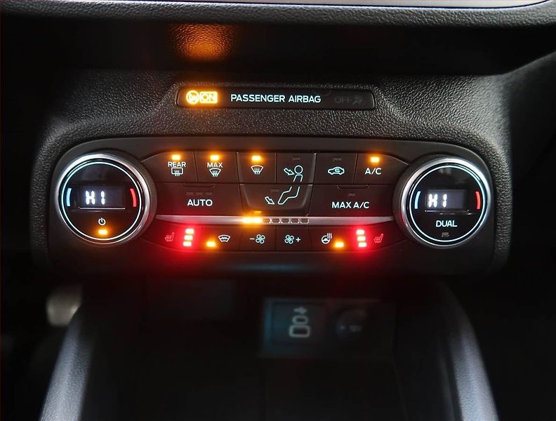 Ford Focus (2022) ST-Line 1.0 MHEV, Serv.kniha - fotka 15 z 16