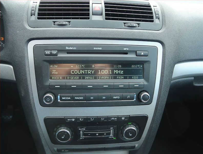 Škoda Octavia (2011) 1.8 TSI, Serv.kniha, Tempomat - fotka 12 z 15
