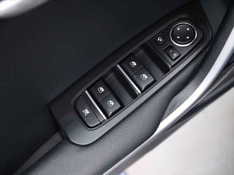 Kia XCeed 1,5 T-GDi 118kW Exclusive CZ - fotka 15 z 32