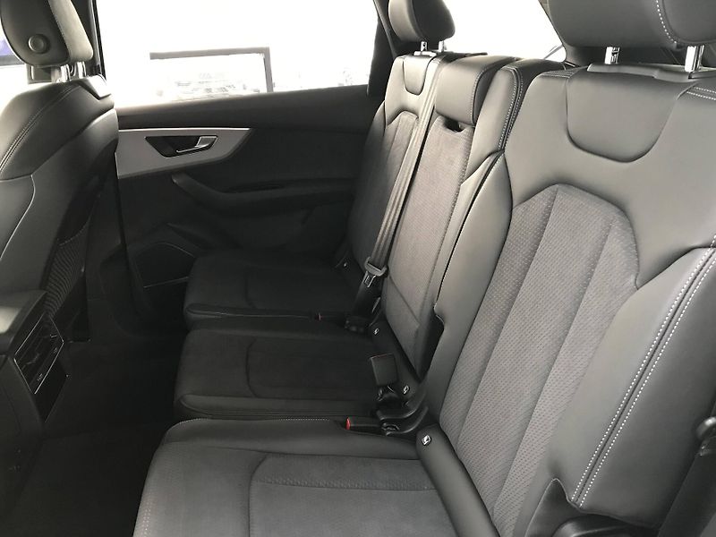 Audi Q7 (2025) SUV 50 Sline Quattro 8TT 3,0TD - fotka 9 z 19