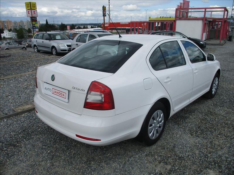 Škoda Octavia 1,4 i, klimatizace, servis, - fotka 8 z 36